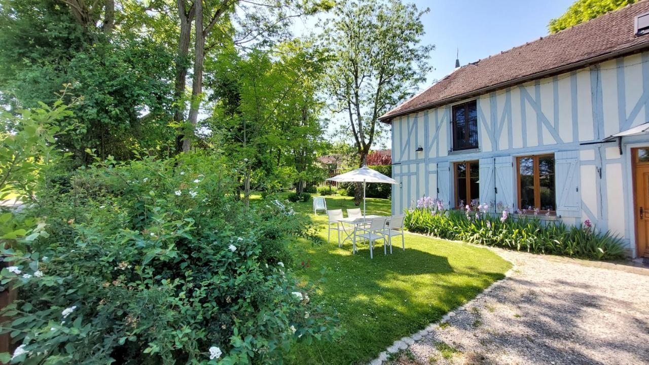 Hotel Domaine Du Carouge Lirey Exterior foto